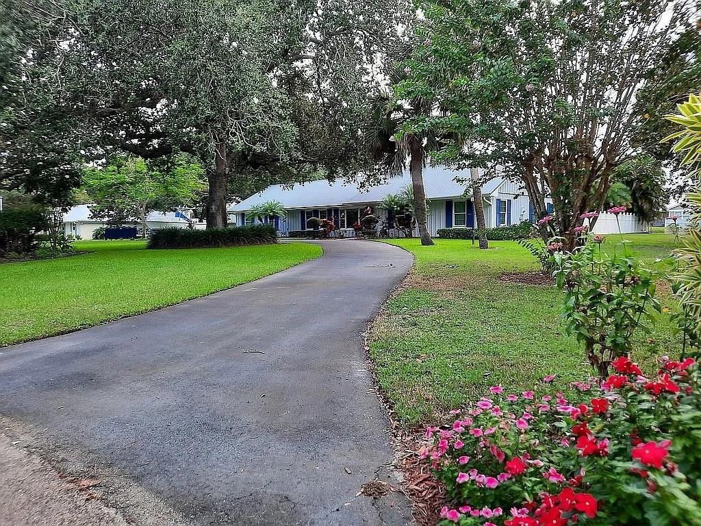 Photo of 155 31st Avenue, Vero Beach, FL 32968 (MLS # F10549537)