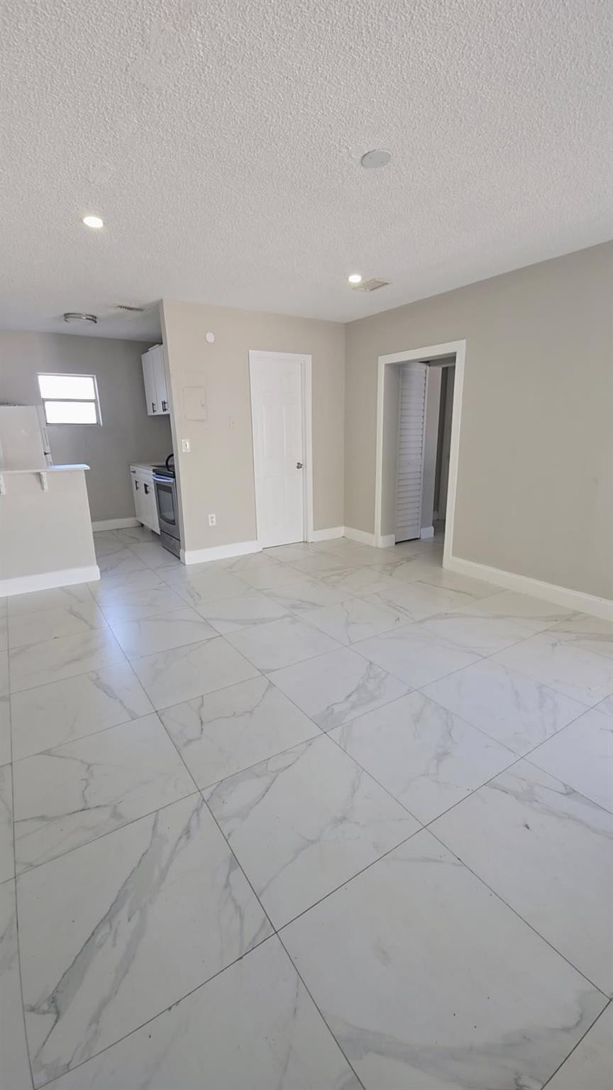 616 NW 5th Avenue 2