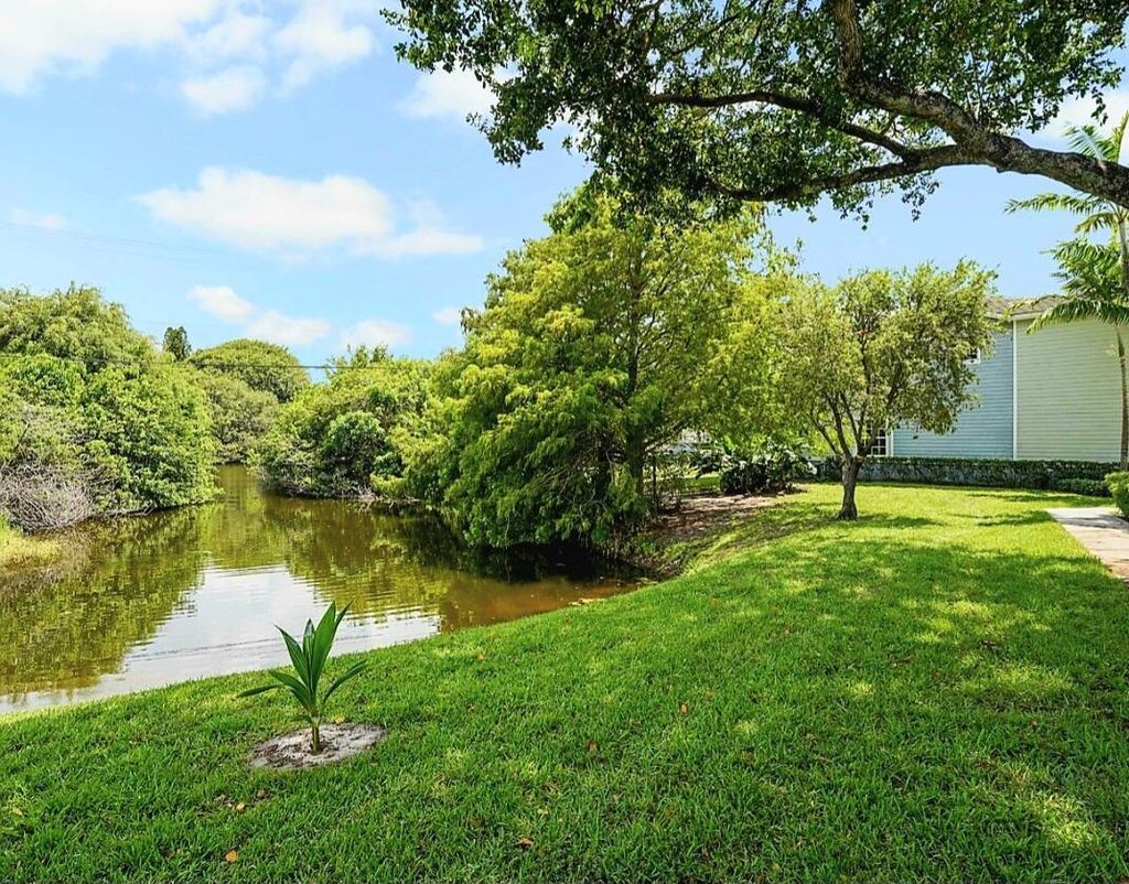 Photo of 1050 Crystal Way #K, Delray Beach, FL 33444 (MLS # B26012348)