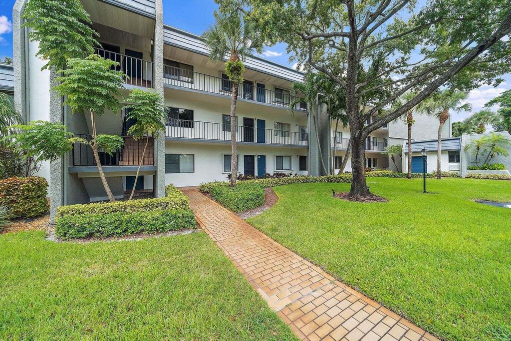 Photo of 4838 Esedra Court #304, Lake Worth, FL 33467 (MLS # R11051267)
