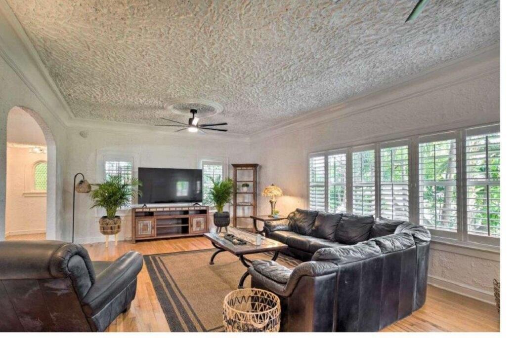 LAKE BOYNTON ESTATES 1 - Residential