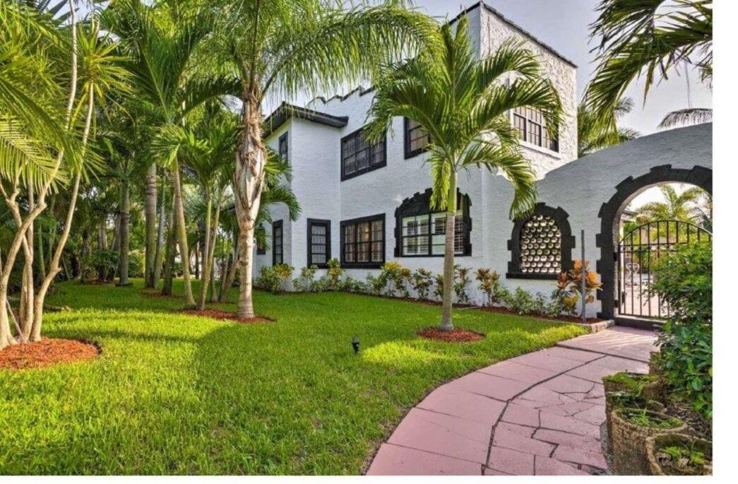 LAKE BOYNTON ESTATES 1 - Residential
