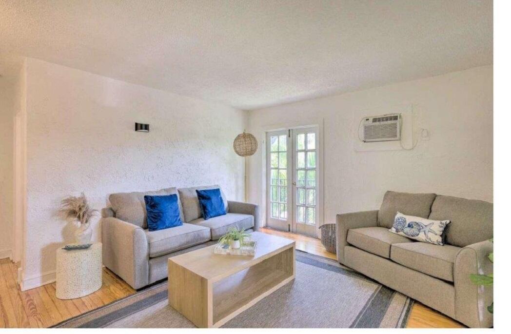 LAKE BOYNTON ESTATES 1 - Residential