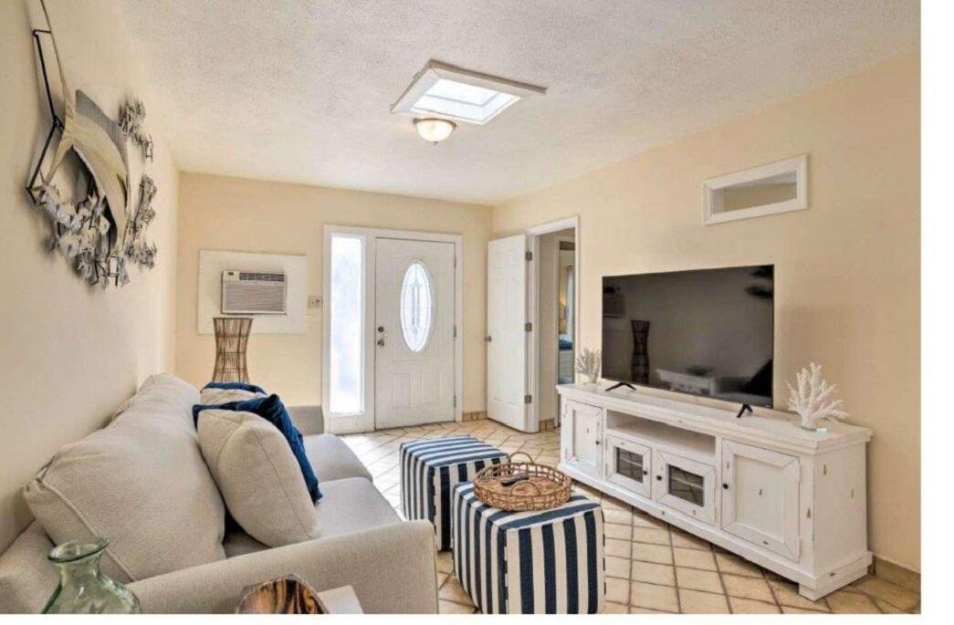 LAKE BOYNTON ESTATES 1 - Residential