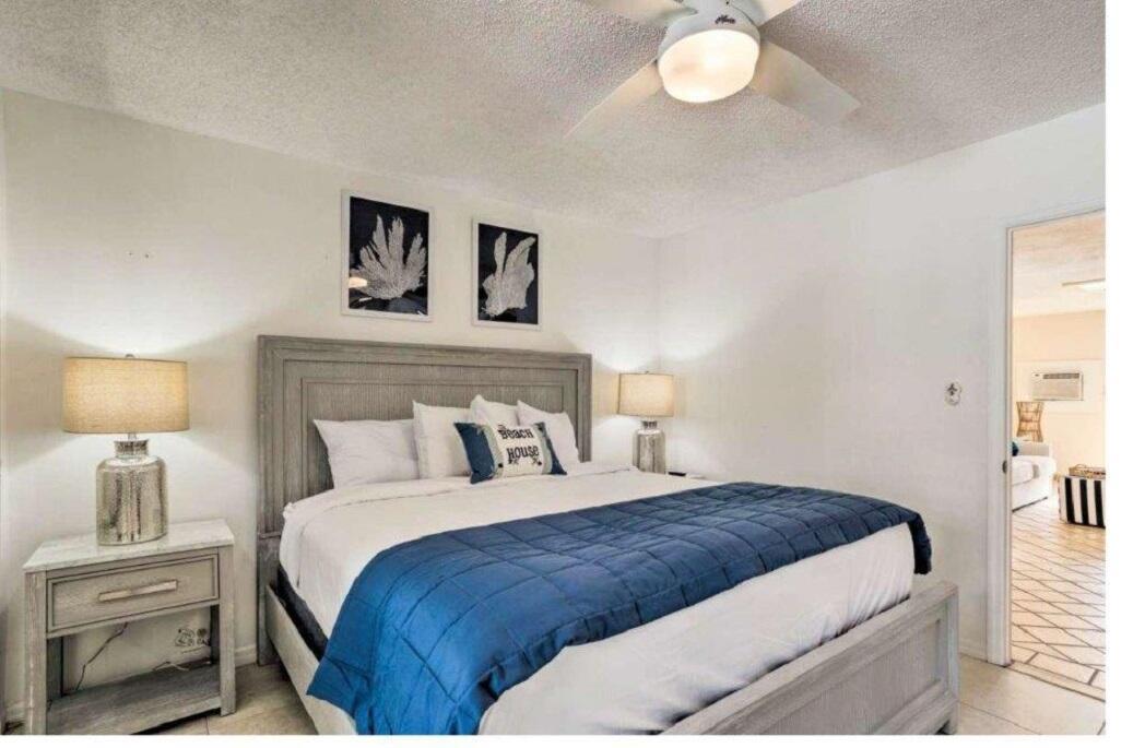 LAKE BOYNTON ESTATES 1 - Residential