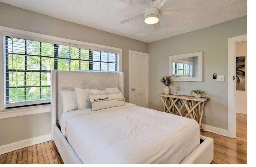 LAKE BOYNTON ESTATES 1 - Residential