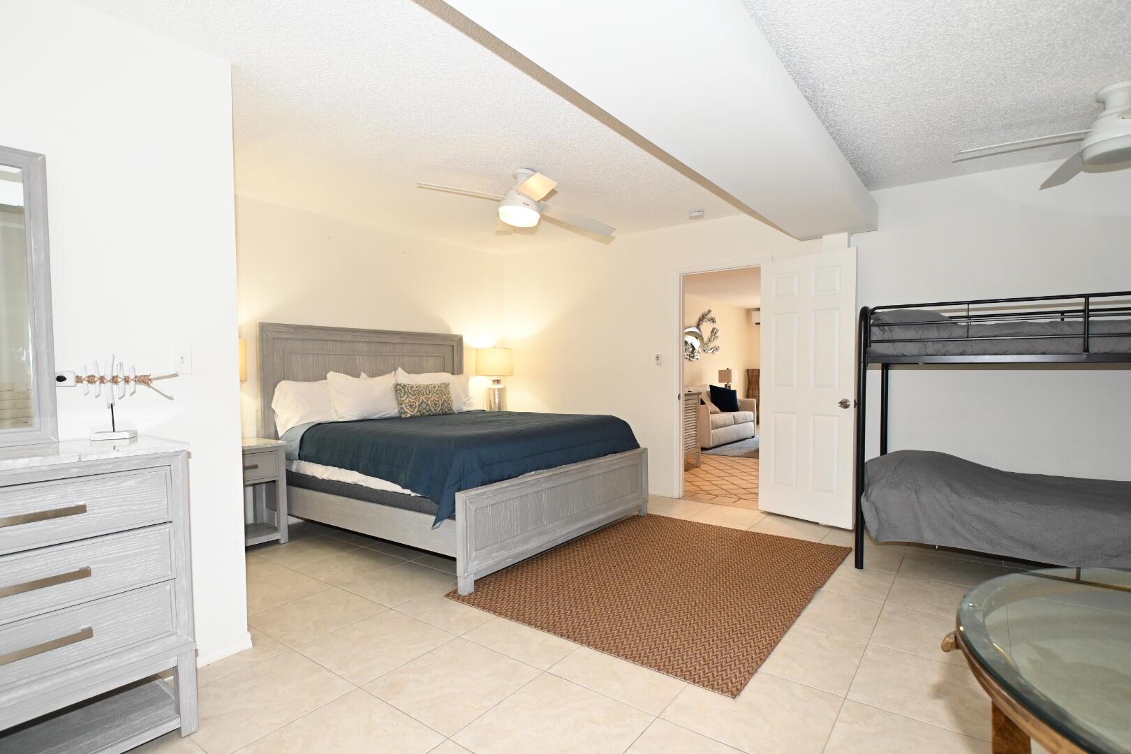 LAKE BOYNTON ESTATES 1 - Residential