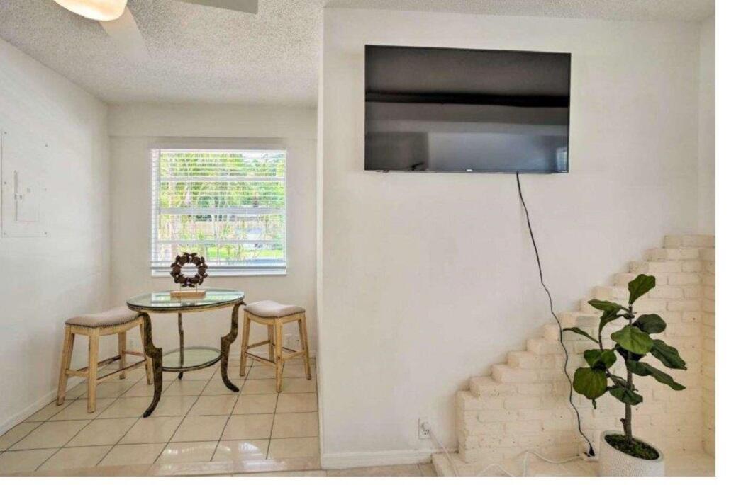 LAKE BOYNTON ESTATES 1 - Residential