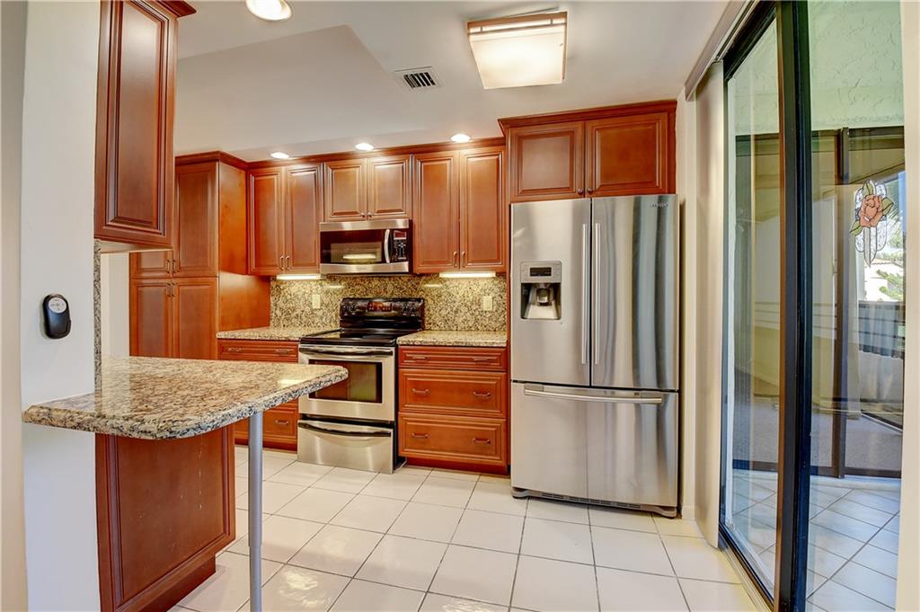 LA PAZ AT BOCA POINTE - Residential