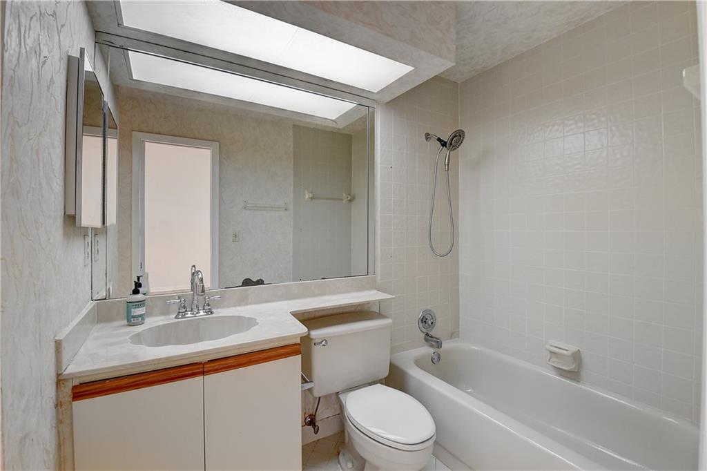 LA PAZ AT BOCA POINTE - Residential