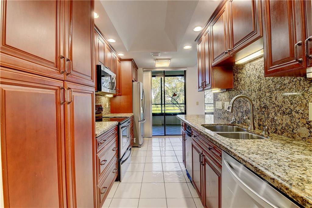 LA PAZ AT BOCA POINTE - Residential