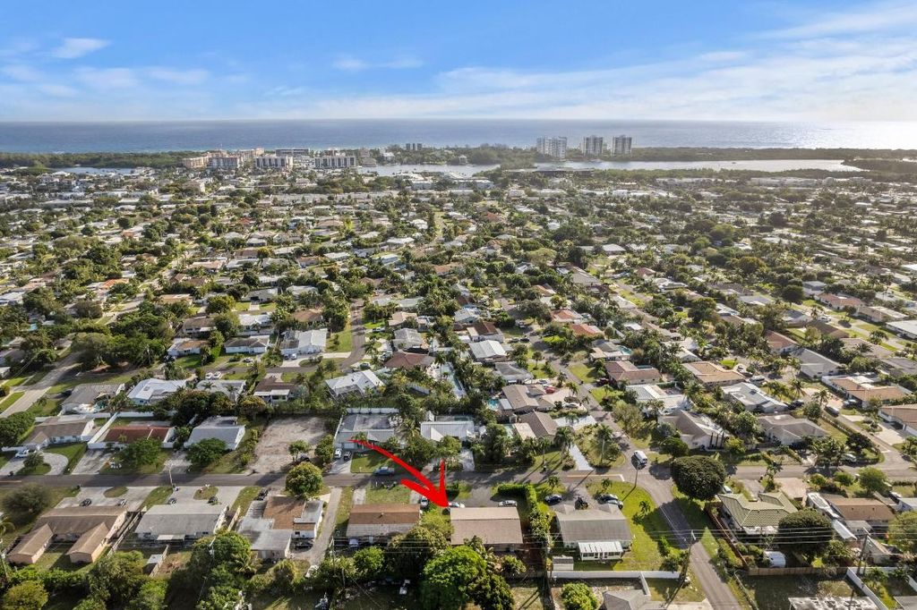 Photo of 2631 NE 2nd Avenue, Boca Raton, FL 33431 (MLS # R11149197)