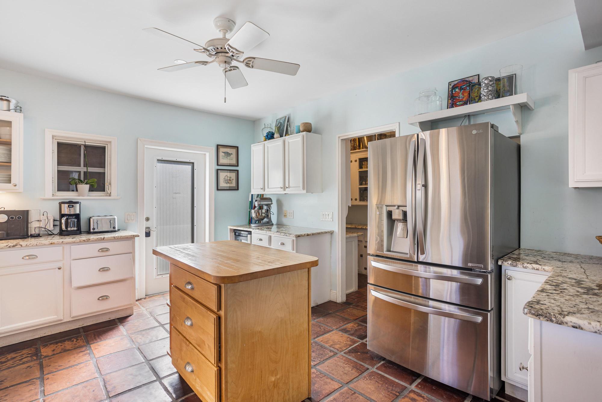 LAKEWOOD - Residential Lease