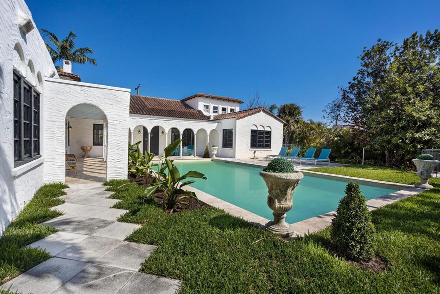 Welcome to 333 Murray Road, a stunning Mediterranean-style house that captures the essence of old-world charm while offering modern-day luxury. Designed by the renowned architect William Eckler and decorated with impeccable taste, this gorgeous 7-bedroom, 5-bathroom home is a true masterpiece. Step inside and be amazed by the soaring cathedral ceilings of the expansive living and dining rooms, perfect for hosting grand gatherings or intimate dinners. Upstairs, two ensuite bedrooms open onto a balcony overlooking the living room, providing a stunning view of the space.