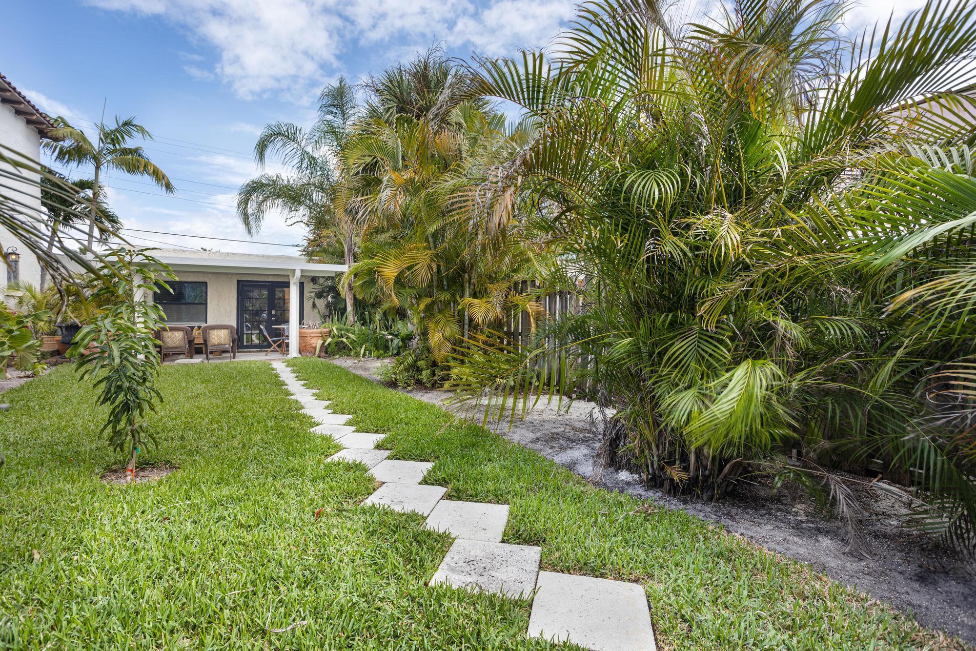 LAKEWOOD - Residential Lease