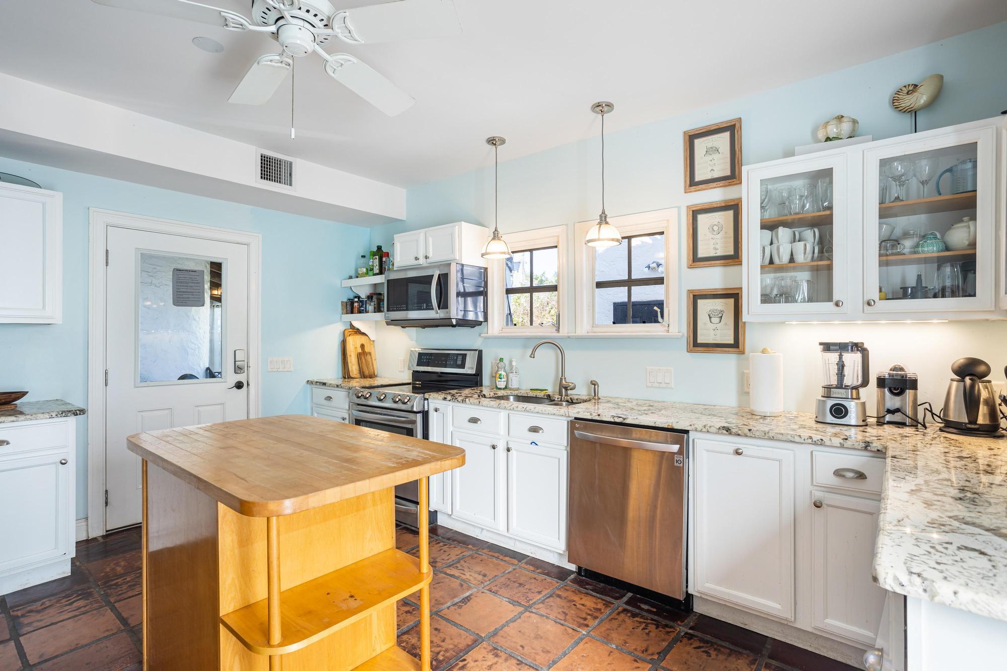 LAKEWOOD - Residential Lease