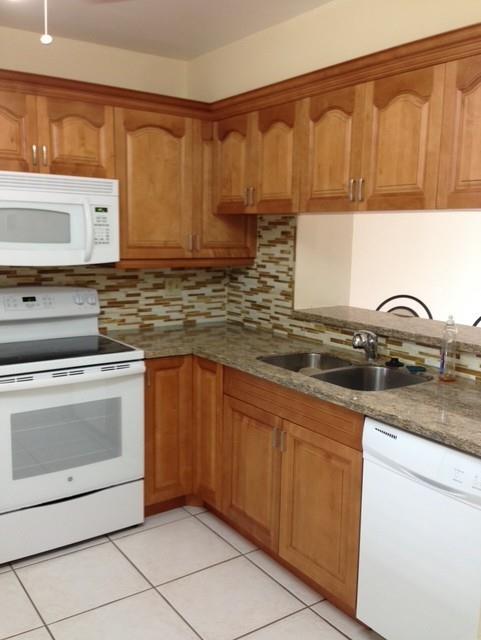 Beautiful, well maintained, freshly painted, and very spacious unit. Plenty of cabinet space in kitchen, granite countertop. Large walk in closet in master bedroom. Great location, close to many shopping plazas, houses of worship and the Hard Rock. Move-in ready.