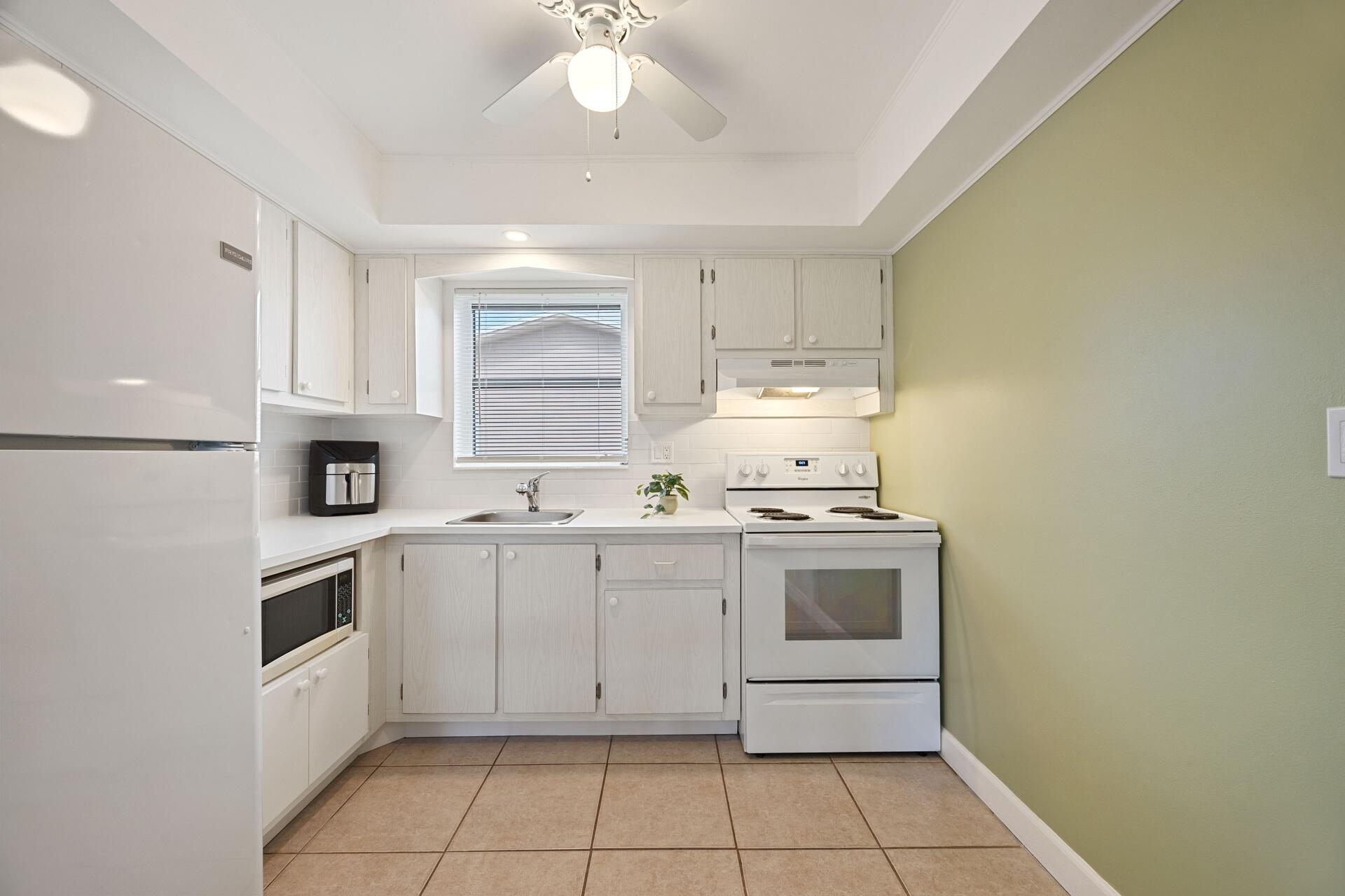 CRESTHAVEN VILLAS CONDO 24 - Residential