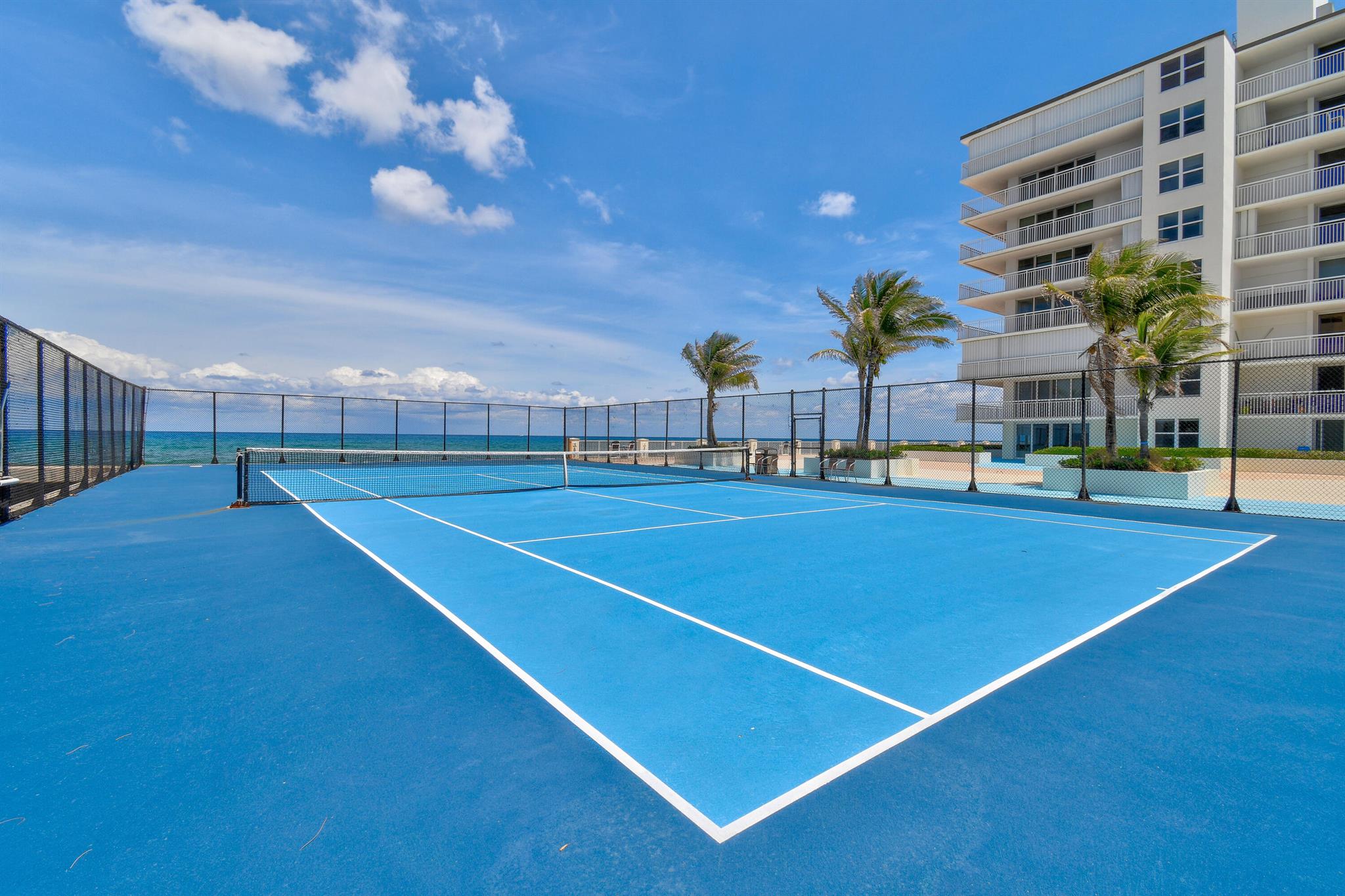 BARCLAY CONDO - Residential Lease