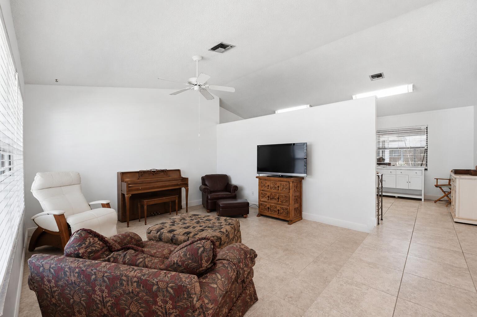 1081 Palama Way