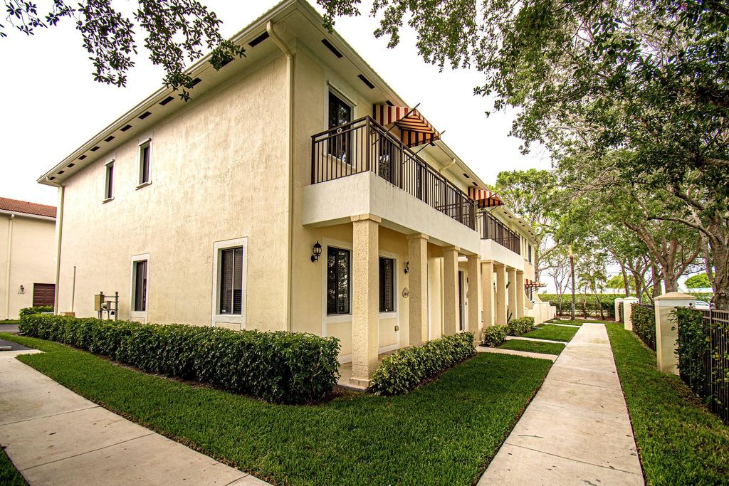 Photo of 2407 Venetian Way, Boynton Beach, FL 33426 (MLS # F10427897)