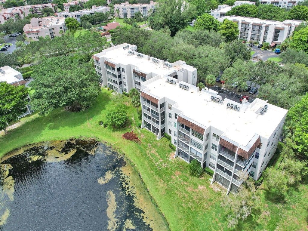 Photo of 9235 Lagoon Place #308, Davie, FL 33324 (MLS # F10544233)