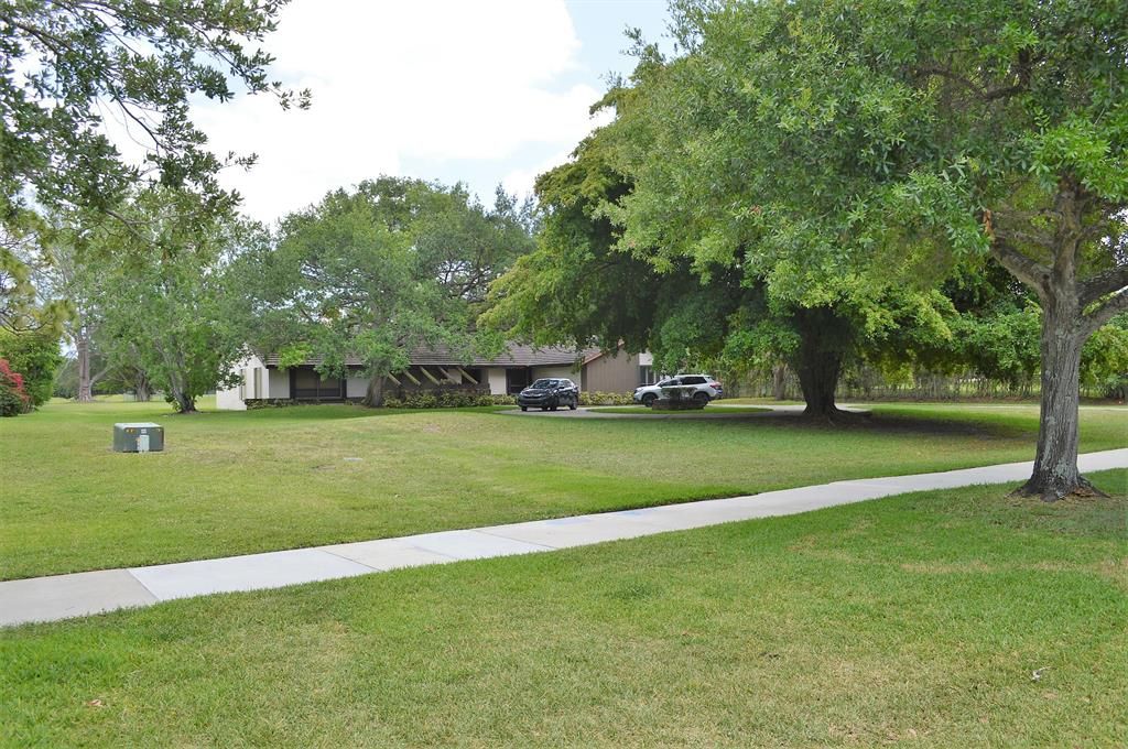 Photo of 8736 Steeplechase Drive, Palm Beach Gardens, FL 33418 (MLS # R10711864)