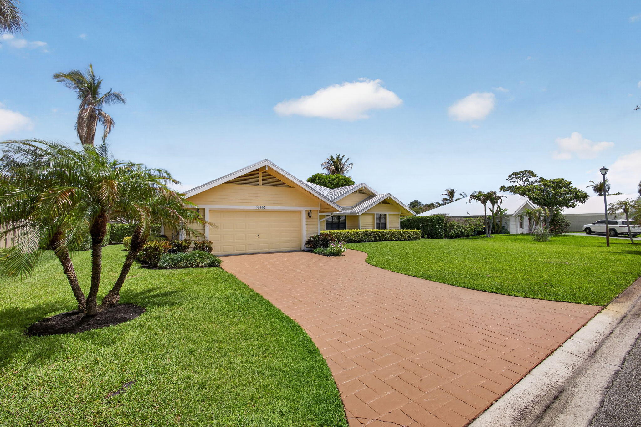 10420 SE Jupiter Narrows Drive