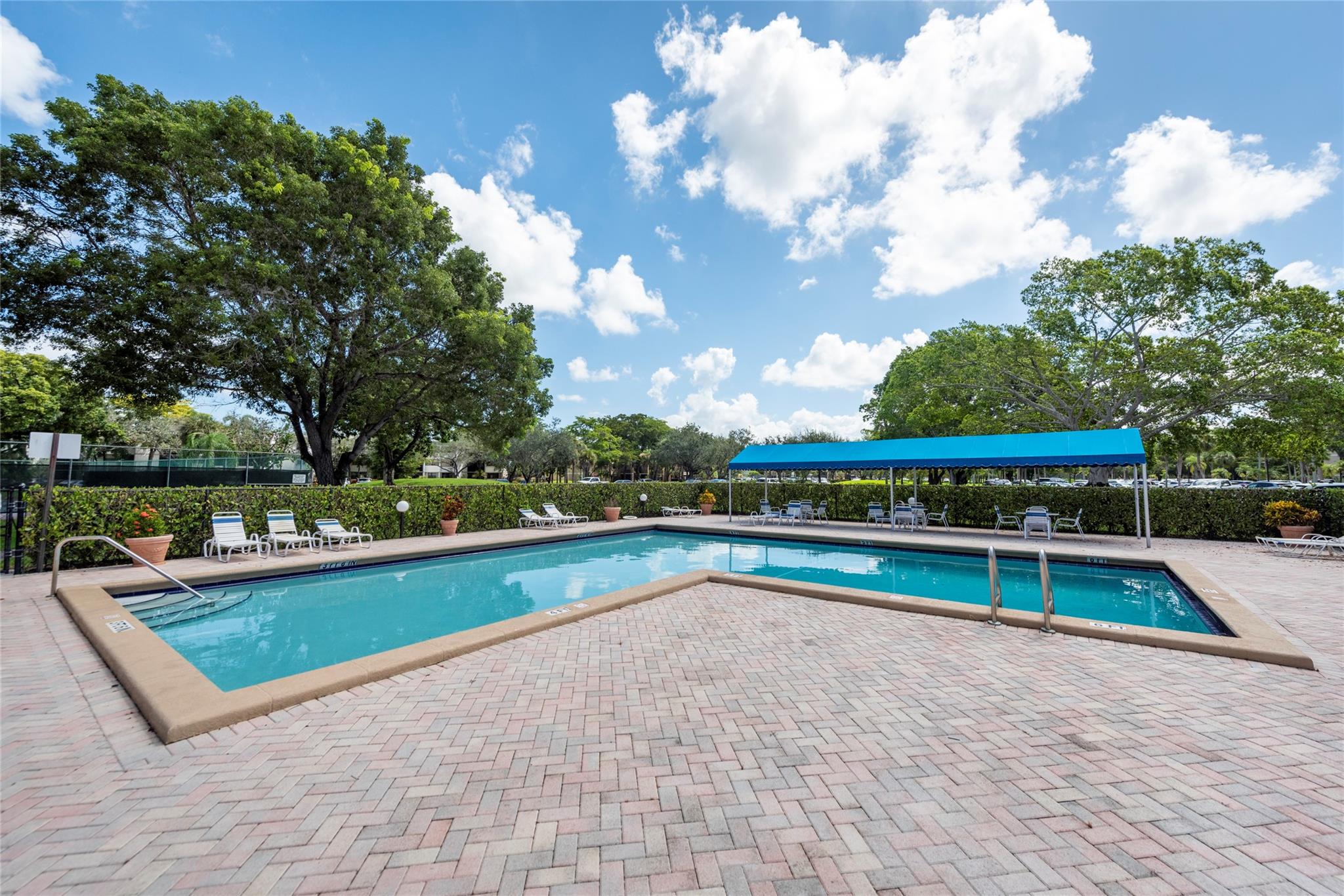 COUNTRY CLUB VILLAGE - Residential