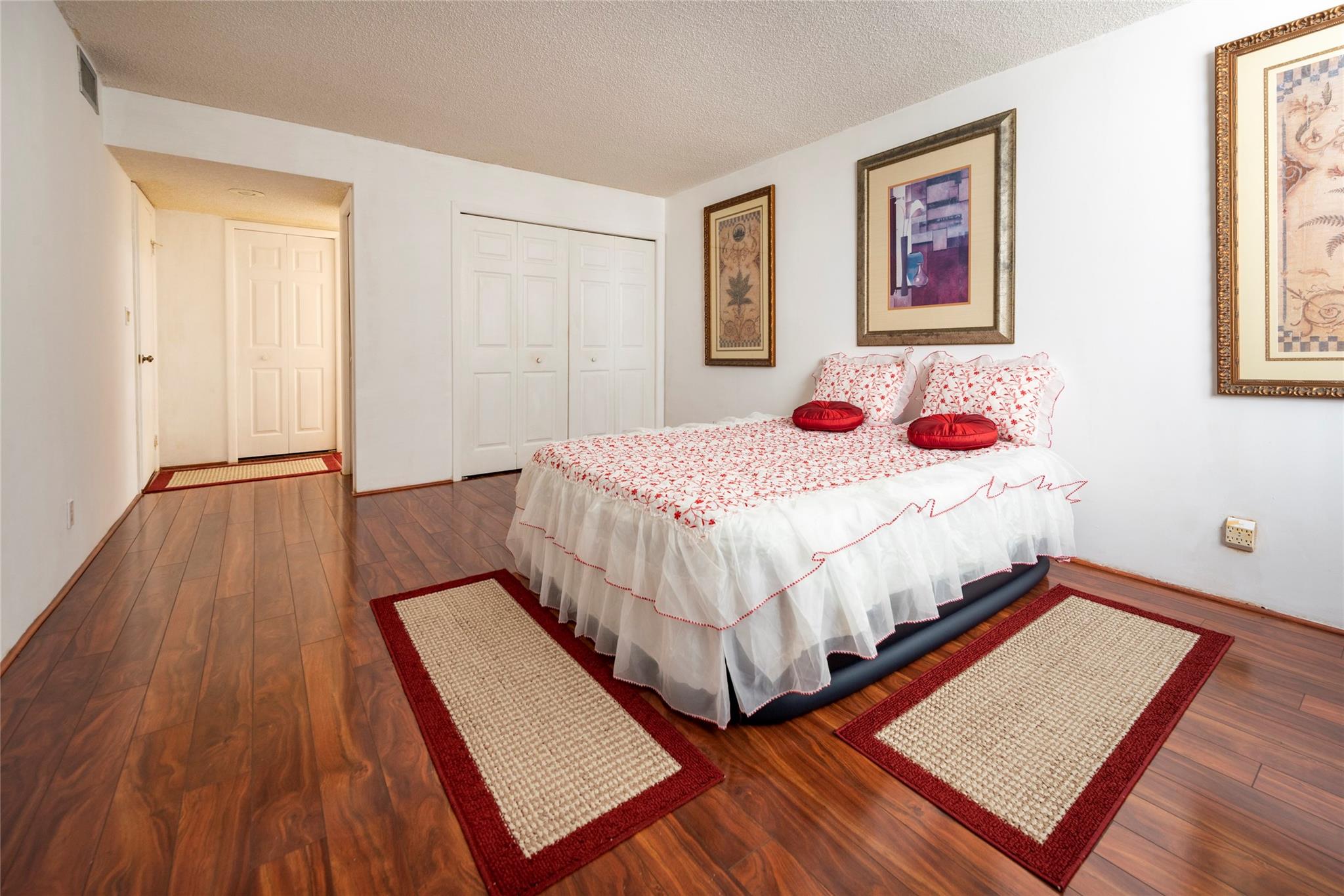 COUNTRY CLUB VILLAGE - Residential