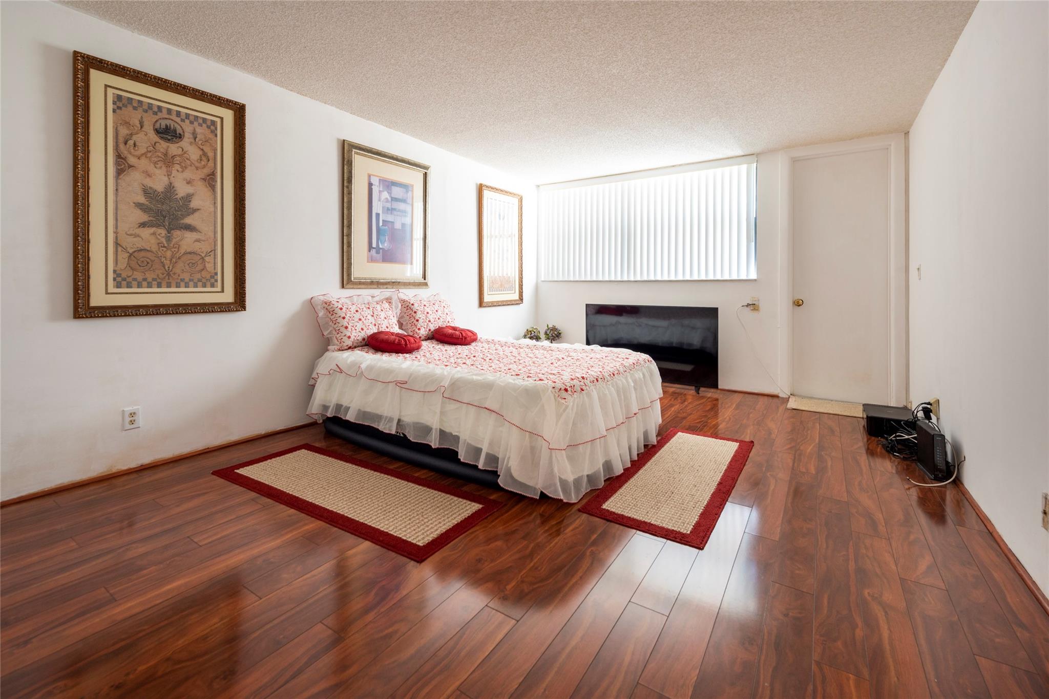 COUNTRY CLUB VILLAGE - Residential
