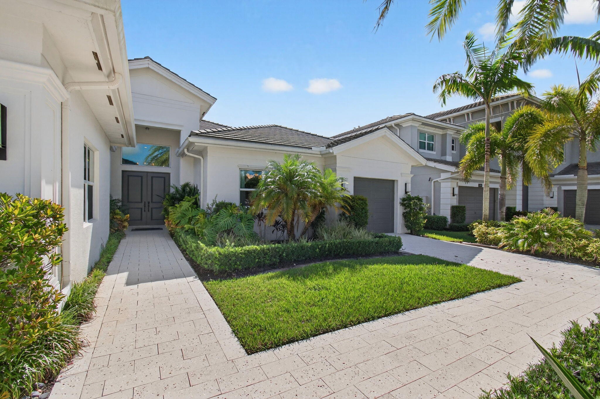 19886 Meadowside Lane