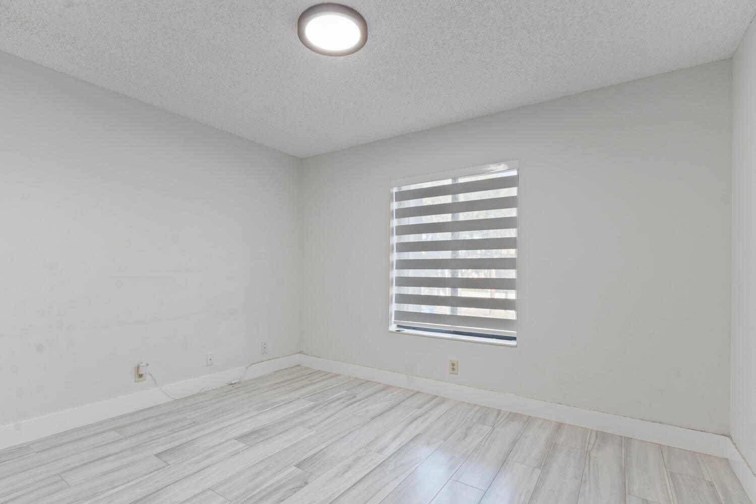 PINE RIDGE NORTH VILLAGE III CONDO - Residential