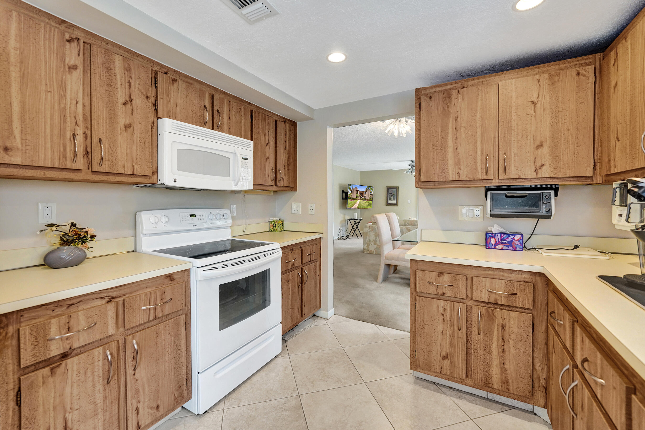 GARDENS 1 CONDO - Residential