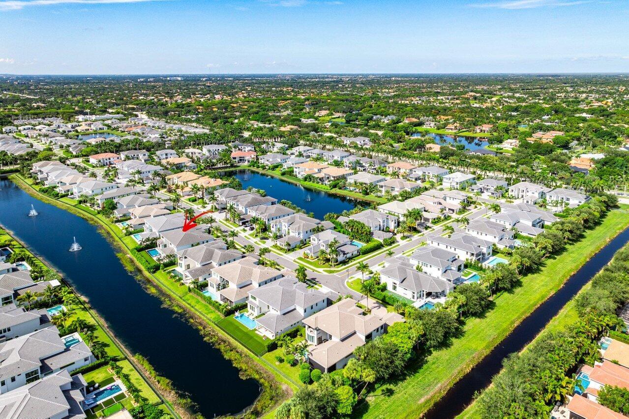 ROYAL PALM POLO - Residential