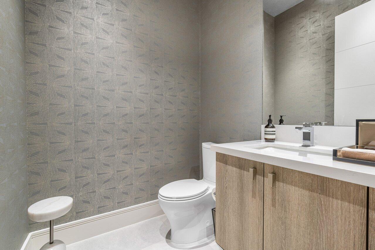 ROYAL PALM POLO - Residential