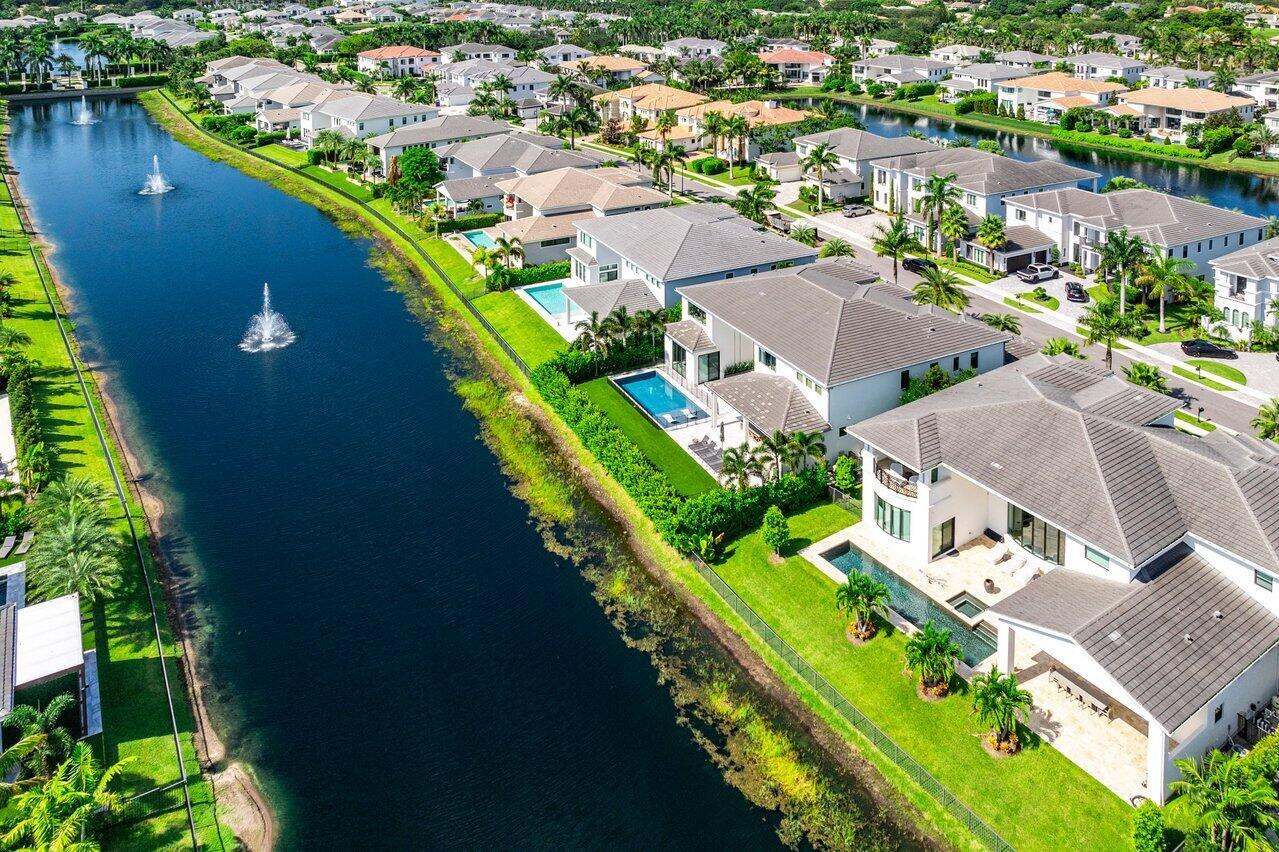 ROYAL PALM POLO - Residential