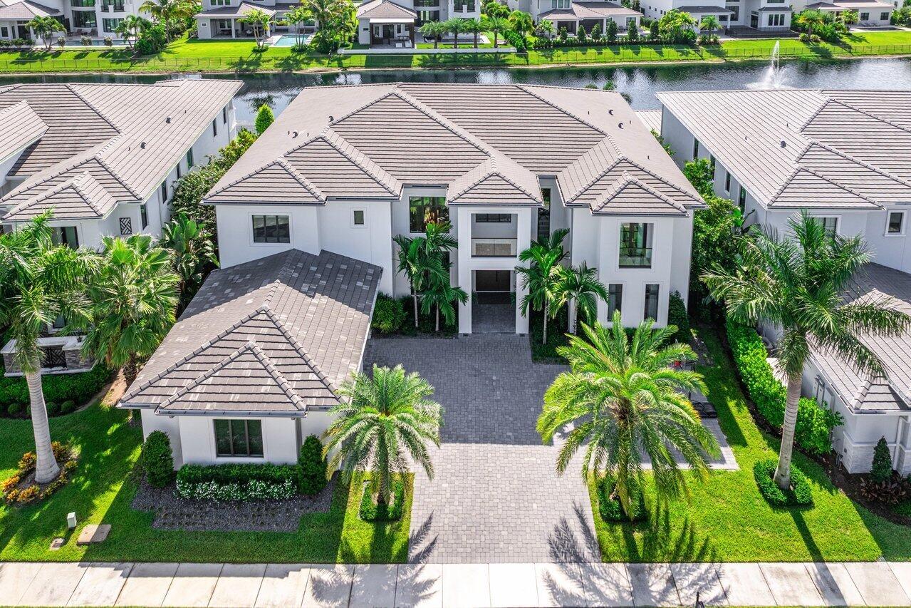 ROYAL PALM POLO - Residential
