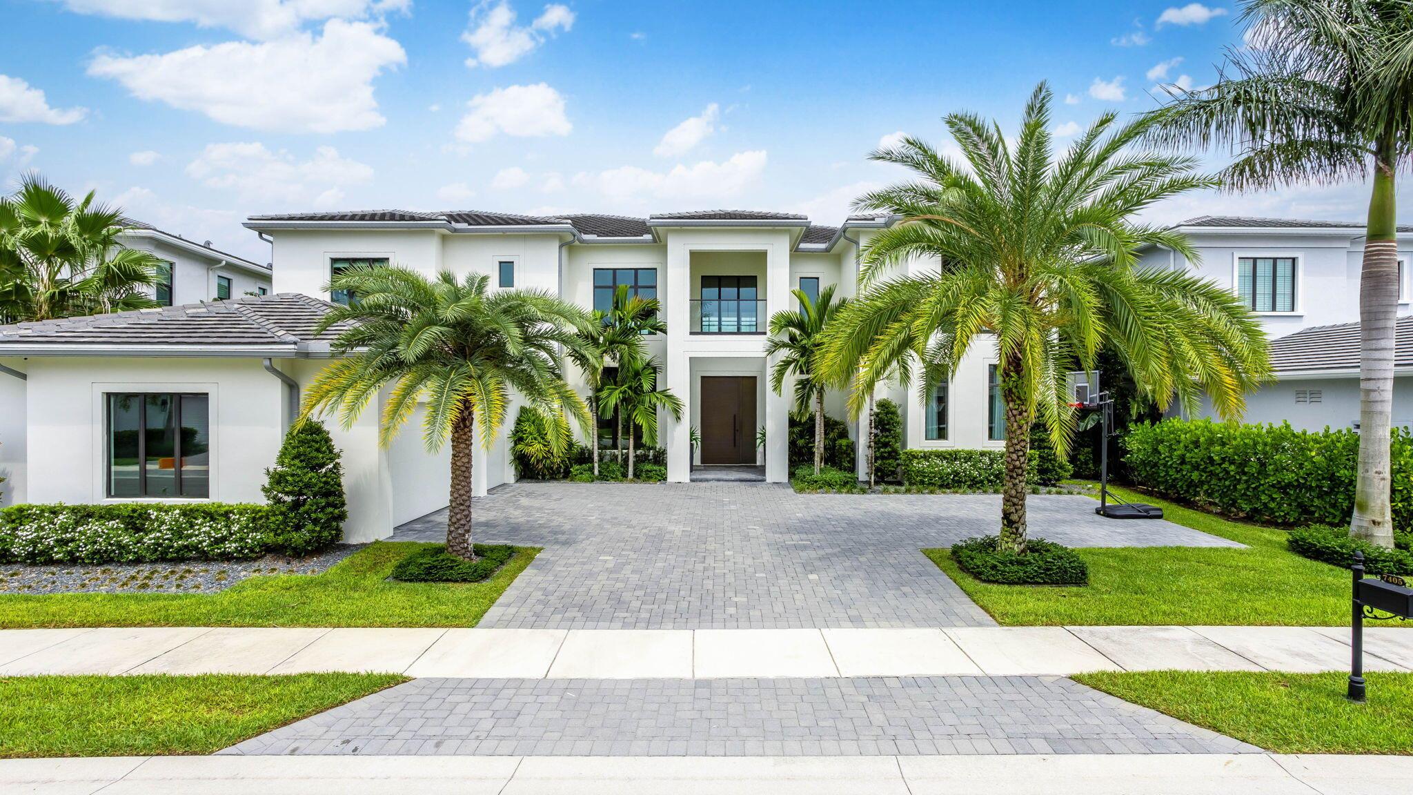 ROYAL PALM POLO - Residential