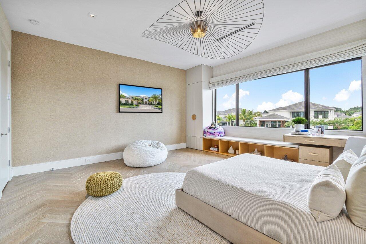 ROYAL PALM POLO - Residential