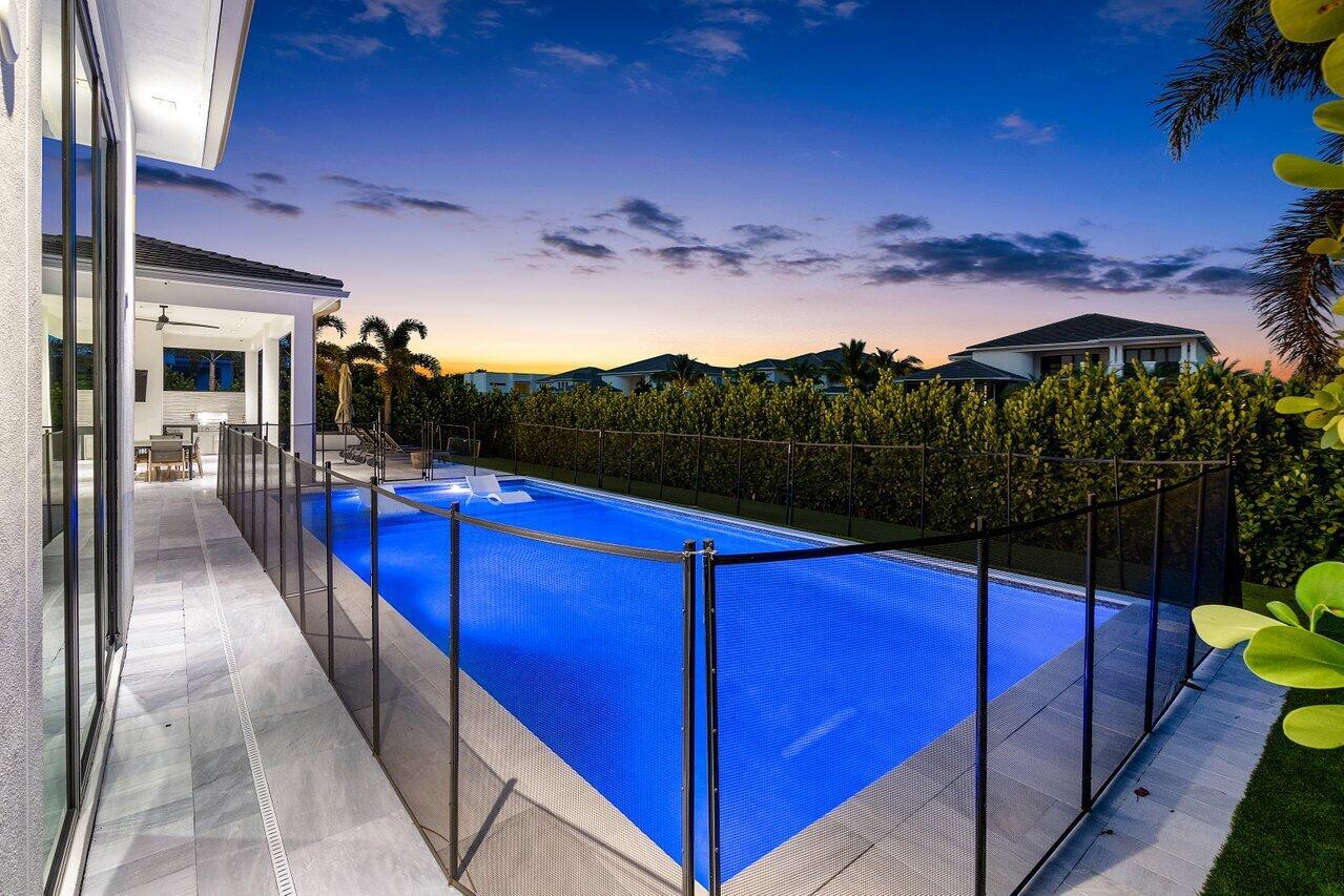 ROYAL PALM POLO - Residential