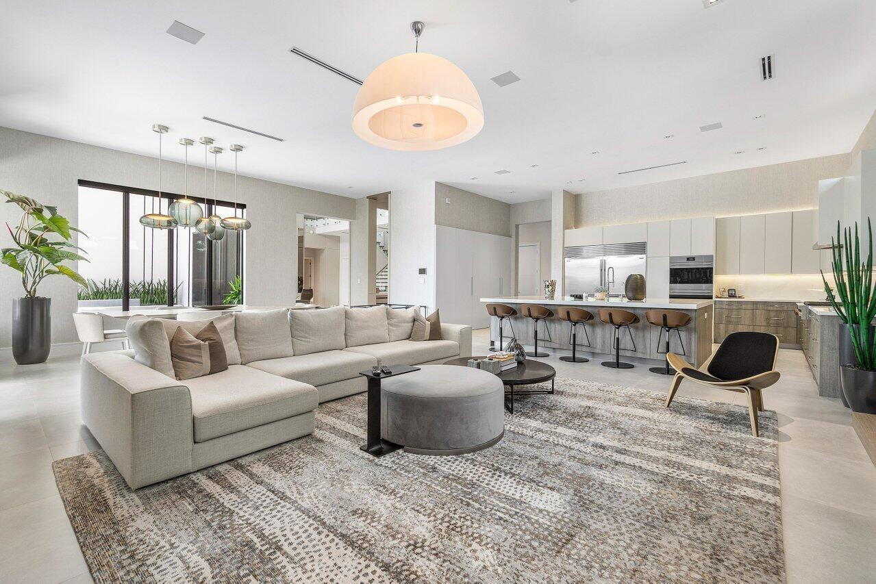 ROYAL PALM POLO - Residential