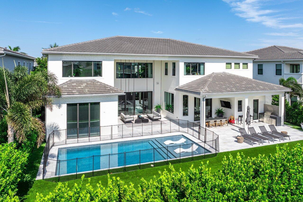 ROYAL PALM POLO - Residential