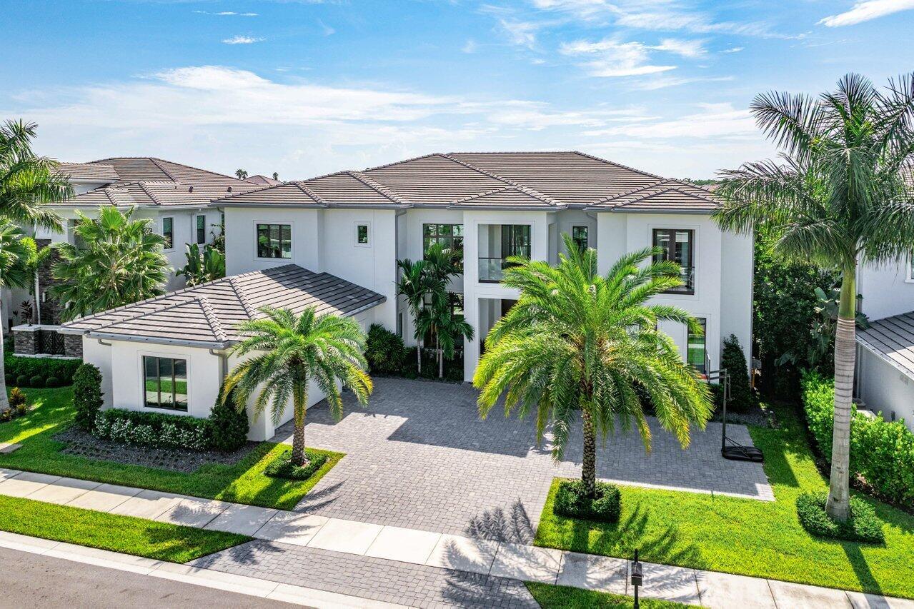 ROYAL PALM POLO - Residential