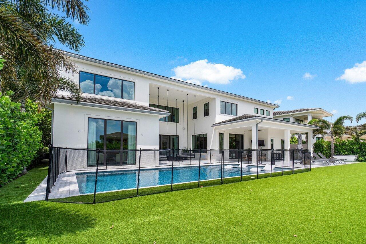 ROYAL PALM POLO - Residential