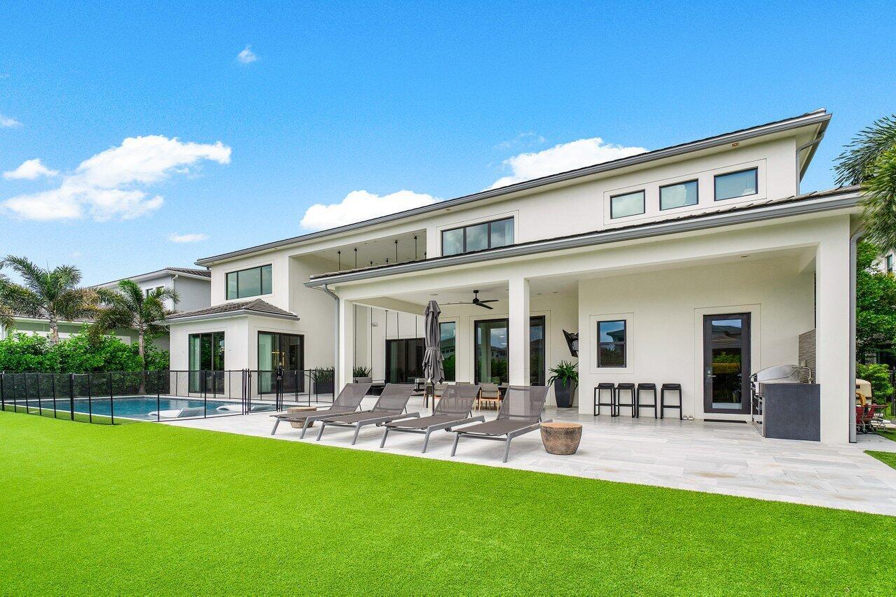 ROYAL PALM POLO - Residential