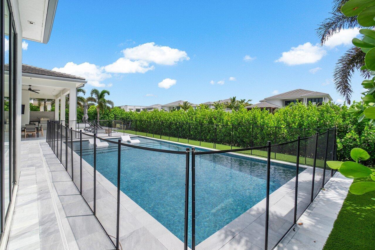 ROYAL PALM POLO - Residential