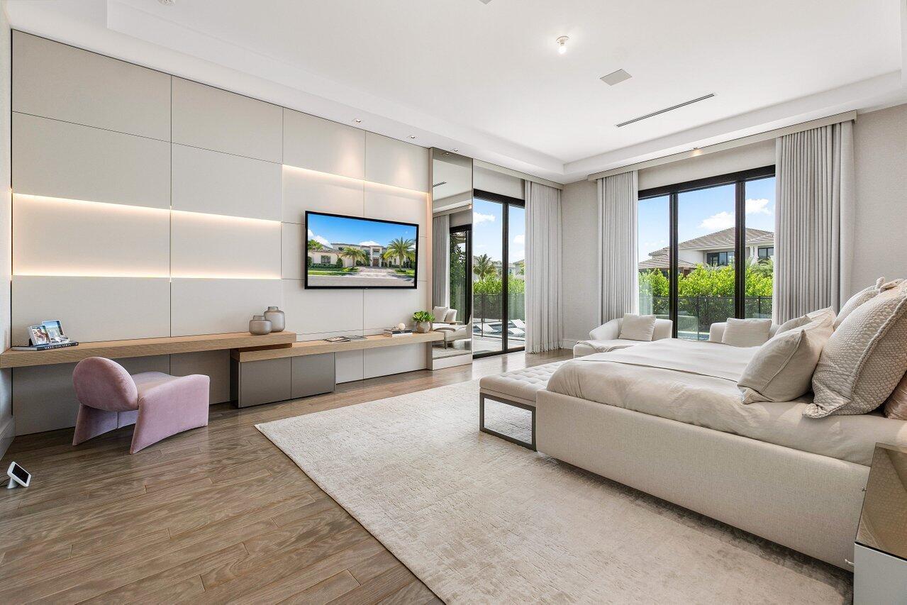 ROYAL PALM POLO - Residential