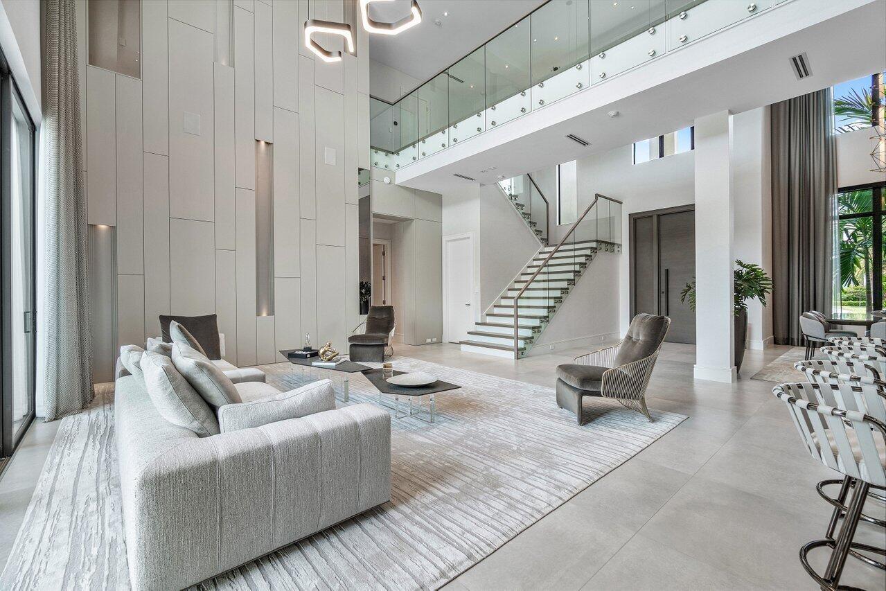 ROYAL PALM POLO - Residential