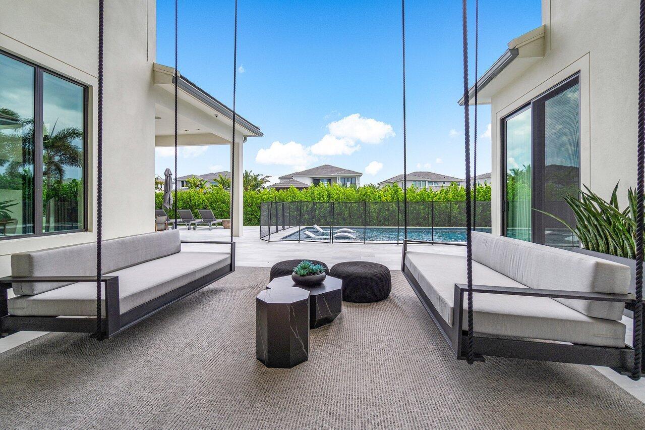 ROYAL PALM POLO - Residential